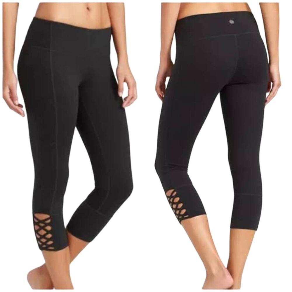 Athleta Mind Over Mat Black Capri Pants Women's Size Small Leggings Workout Yoga